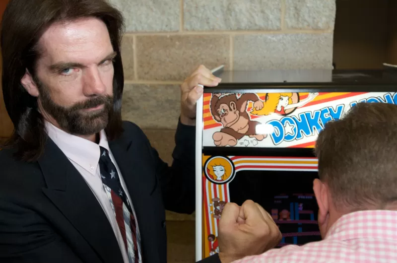 Billy Mitchell recibe 237.000 dólares en caso de difamación