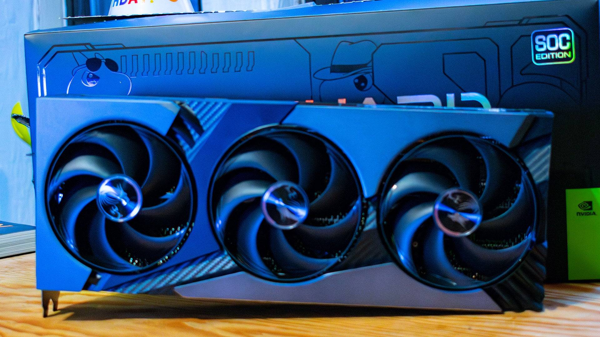 RTX 5070 Tiのフロントビュー